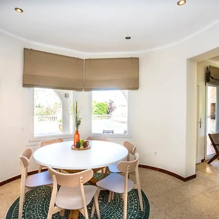 Villa 2005 Freser Al Canal 6 Personas By Homeselectspain *