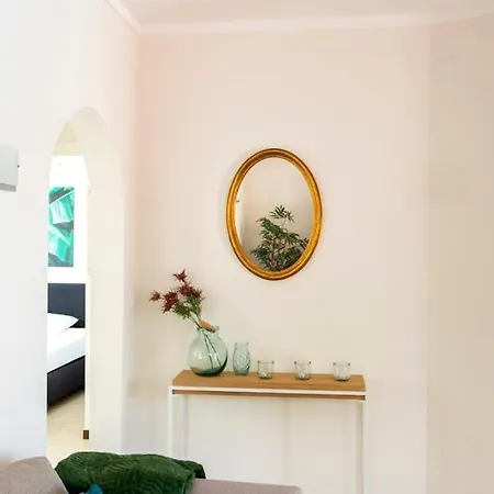 Villa 2005 Freser Al Canal 6 Personas By Homeselectspain Empuriabrava